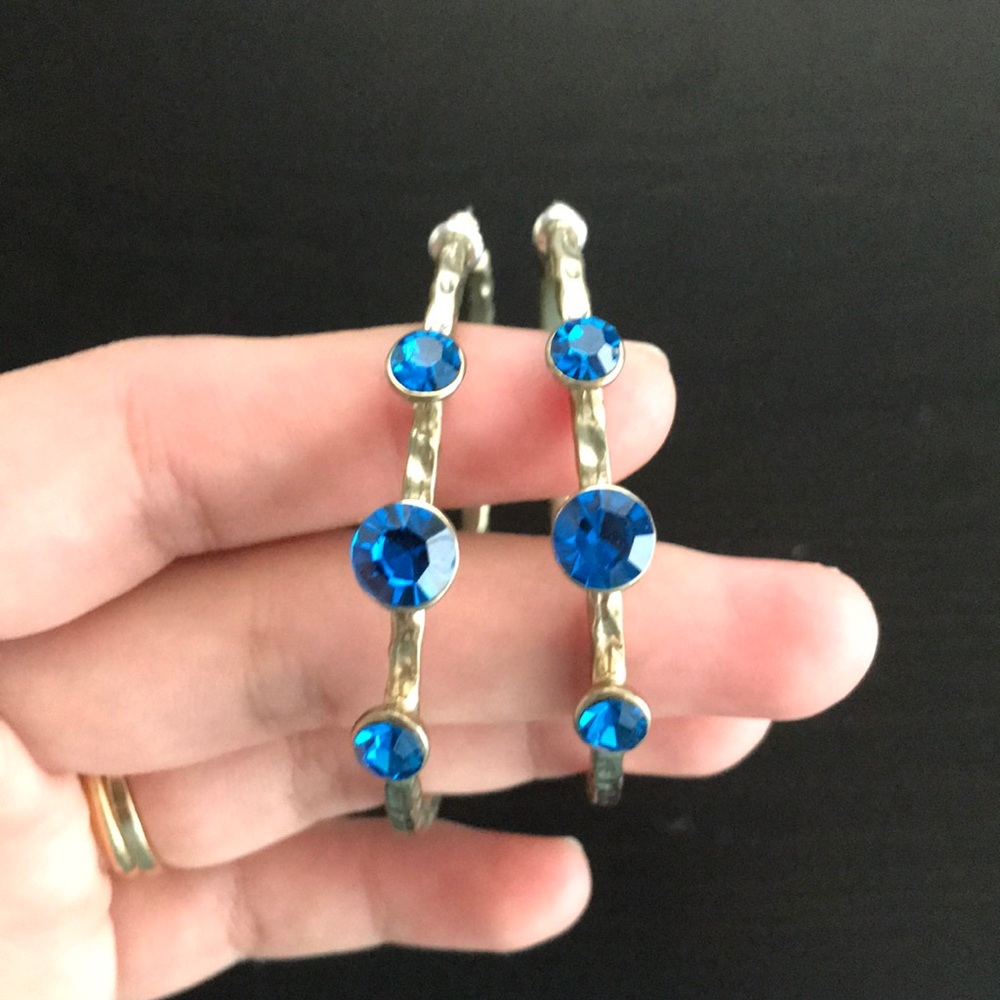 Hoop earrings - Picture 2 of 3
